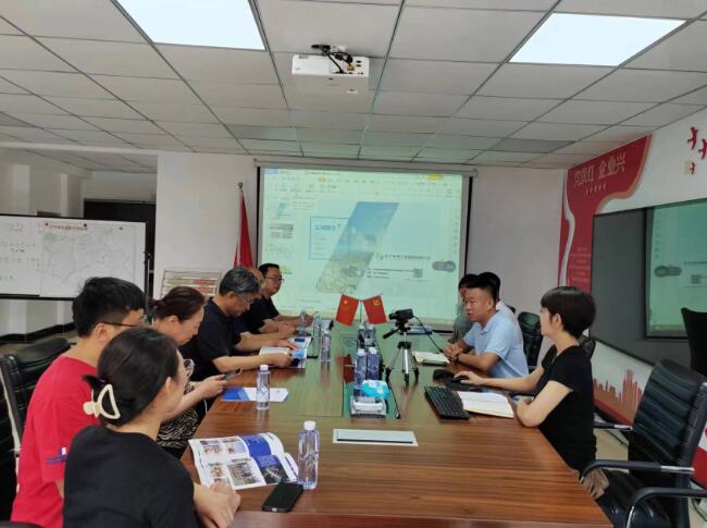 遼寧省測繪地理信息學會理事長楊國范、秘書長高振東一行到公司參觀指導